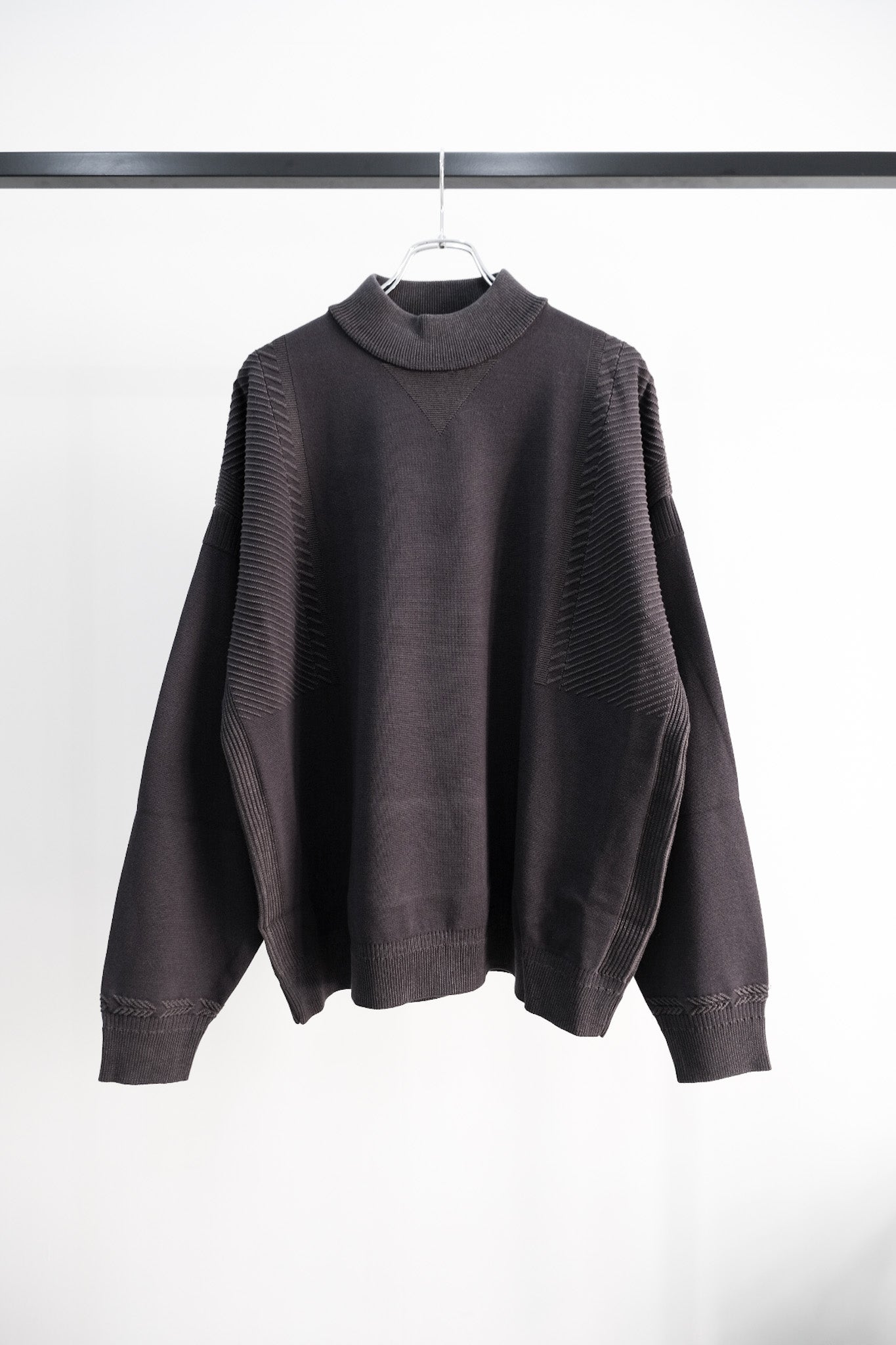 Akisora Mock neck Knit