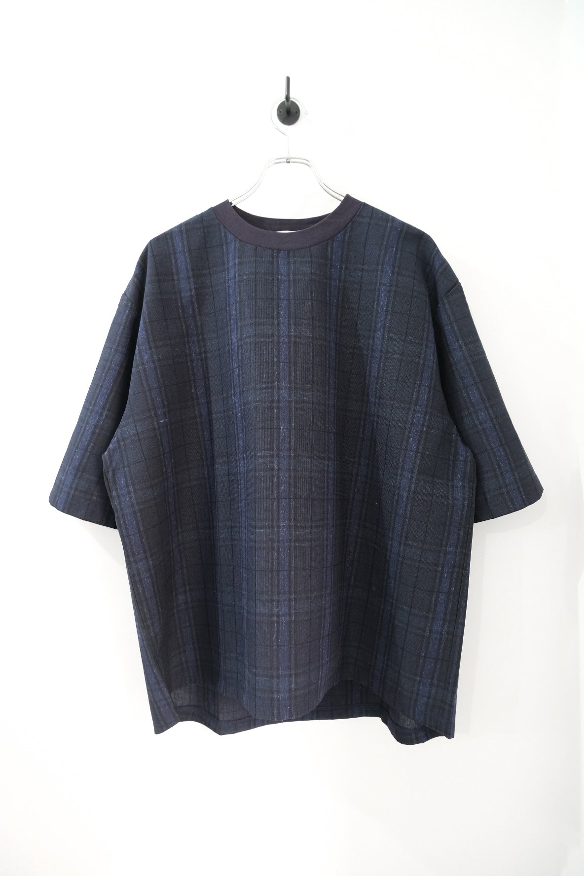 T SHIRT B