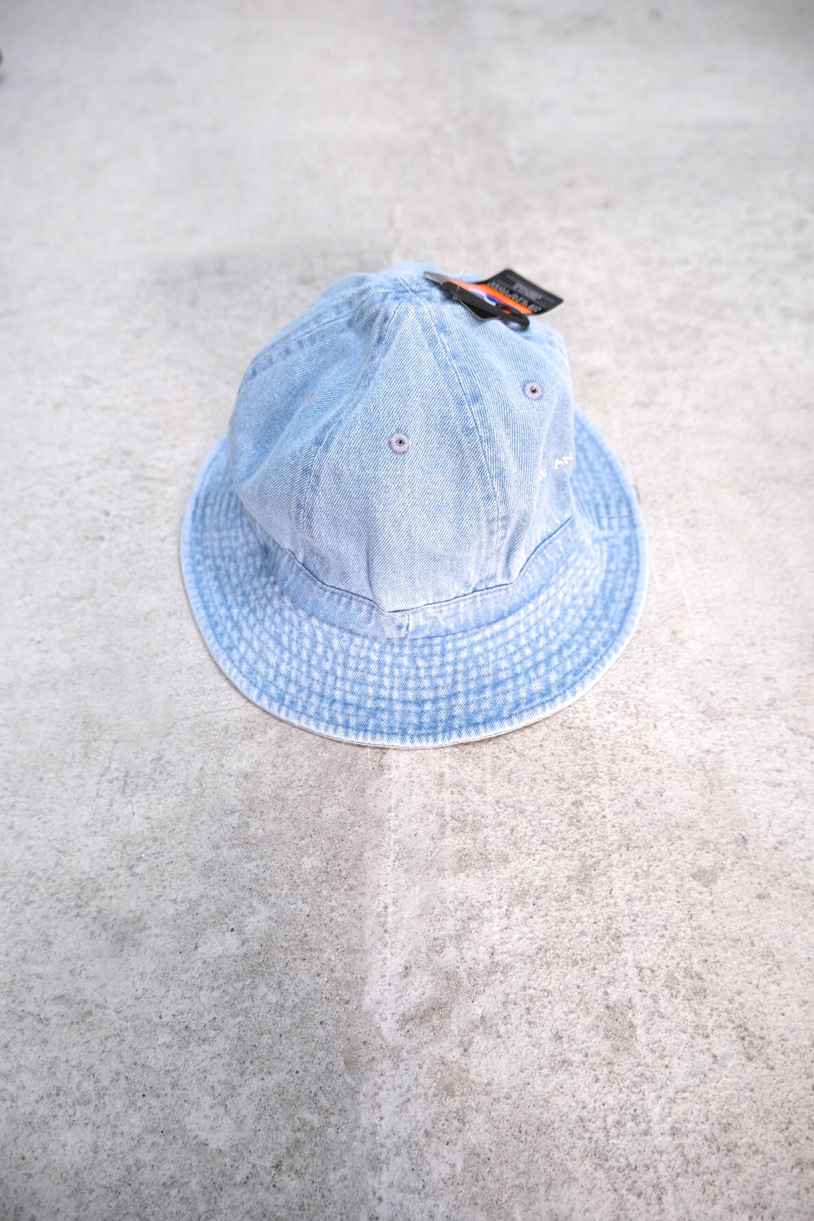 EMBROIDERED METRO HAT