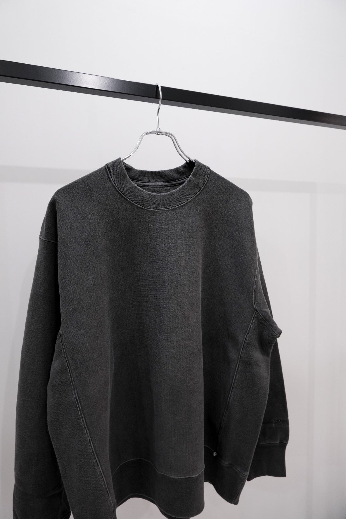【30% off】SWEAT CREWNECK P/O