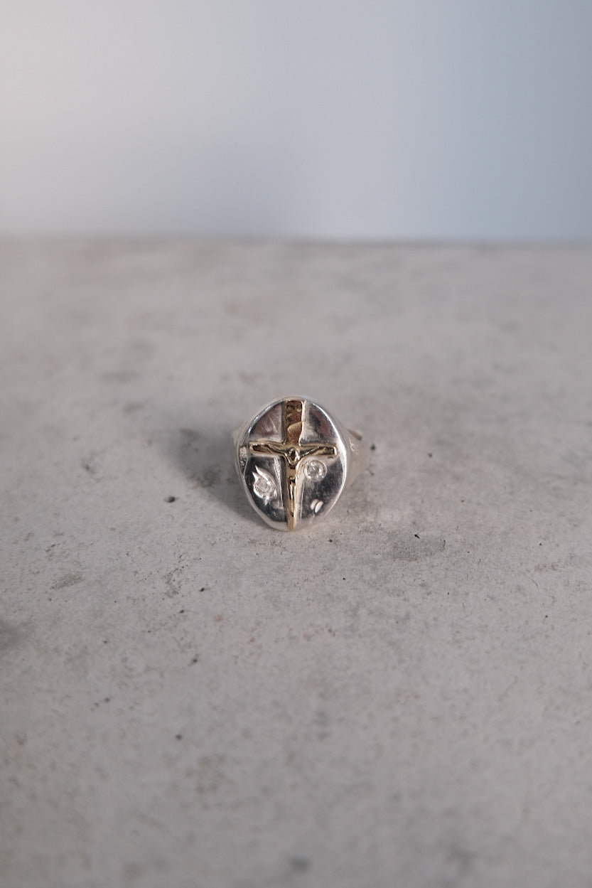 14K Crucfix Oval W 2 Diamonds