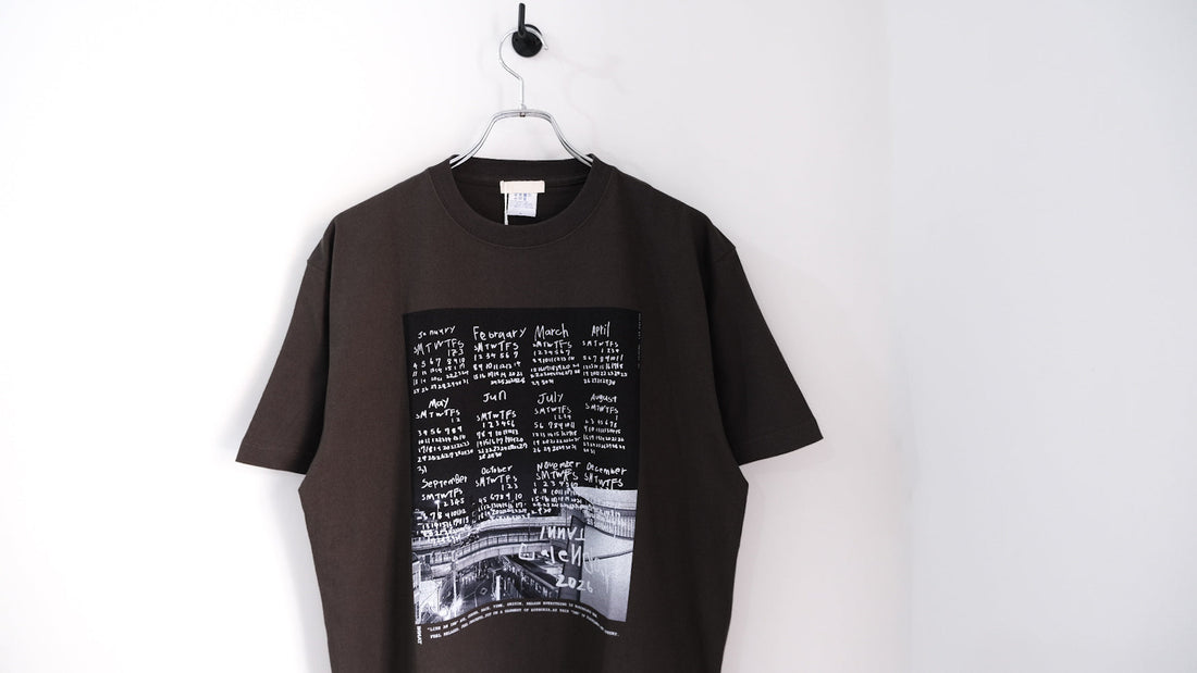 結局｜PHOTO CALENDER TEE｜INNAT 26AW｜えん -en-