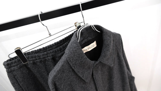 何か｜LONG COAT C,SIDE LINE PANTS C｜POLYPLOID 25AW｜えん -en-