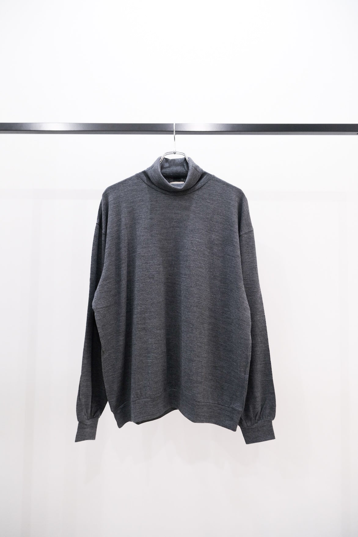 SUPER FINE WOOL COTTON TURTLE-NECK TOP