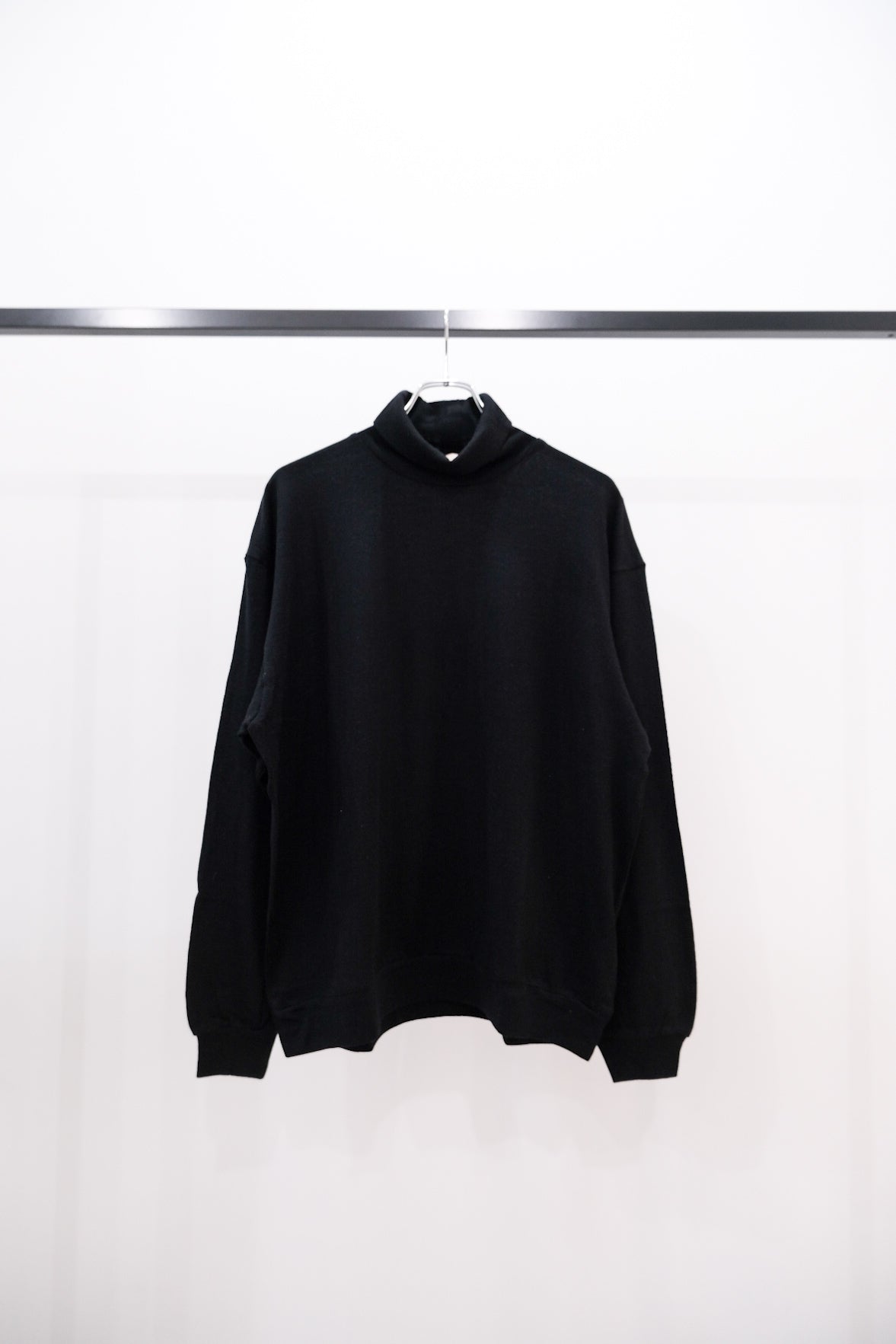 SUPER FINE WOOL COTTON TURTLE-NECK TOP