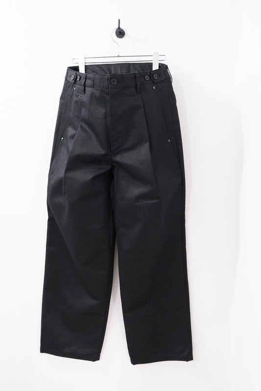 FINX COTTON WEST-POINT TUCKED PANTS