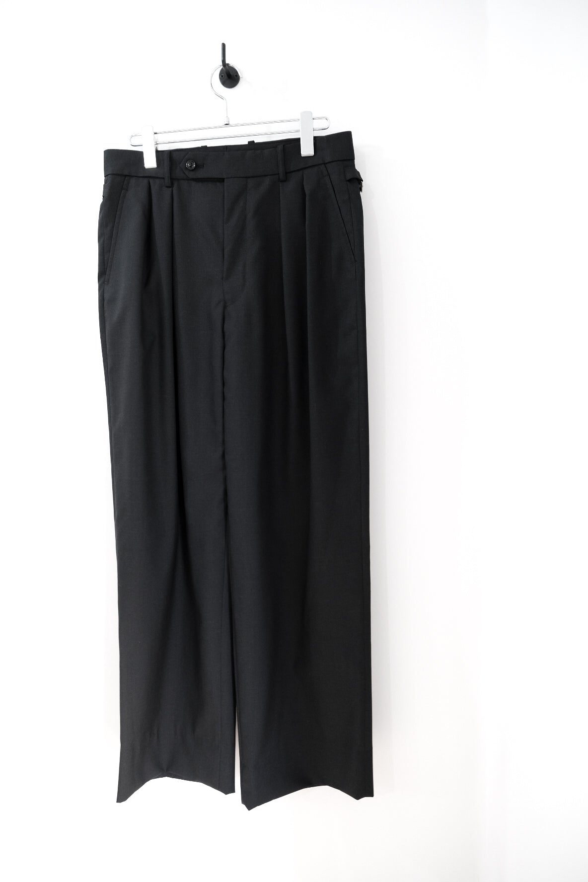 SUPER FINE WOOL TROPICAL TUCKED TROUSERS