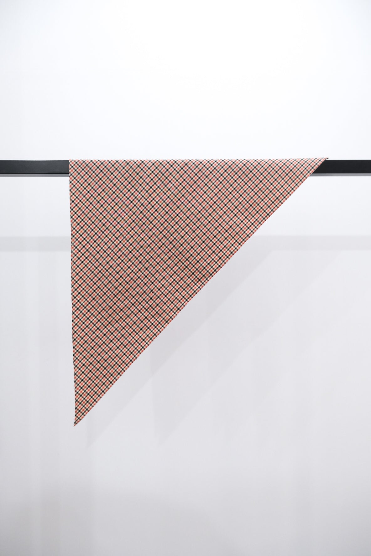 GUNCLUBCHECK TRIANGLE SCARF