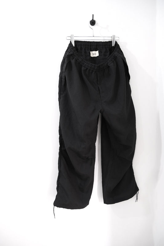 Embroidery knee-tuck pants