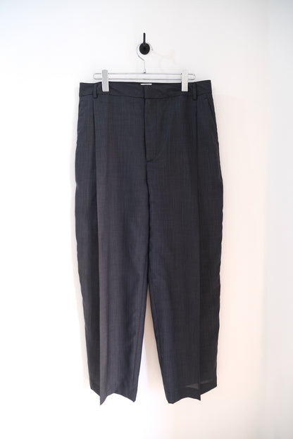 SHEER WOOL PLEATSTUCK SLACKS