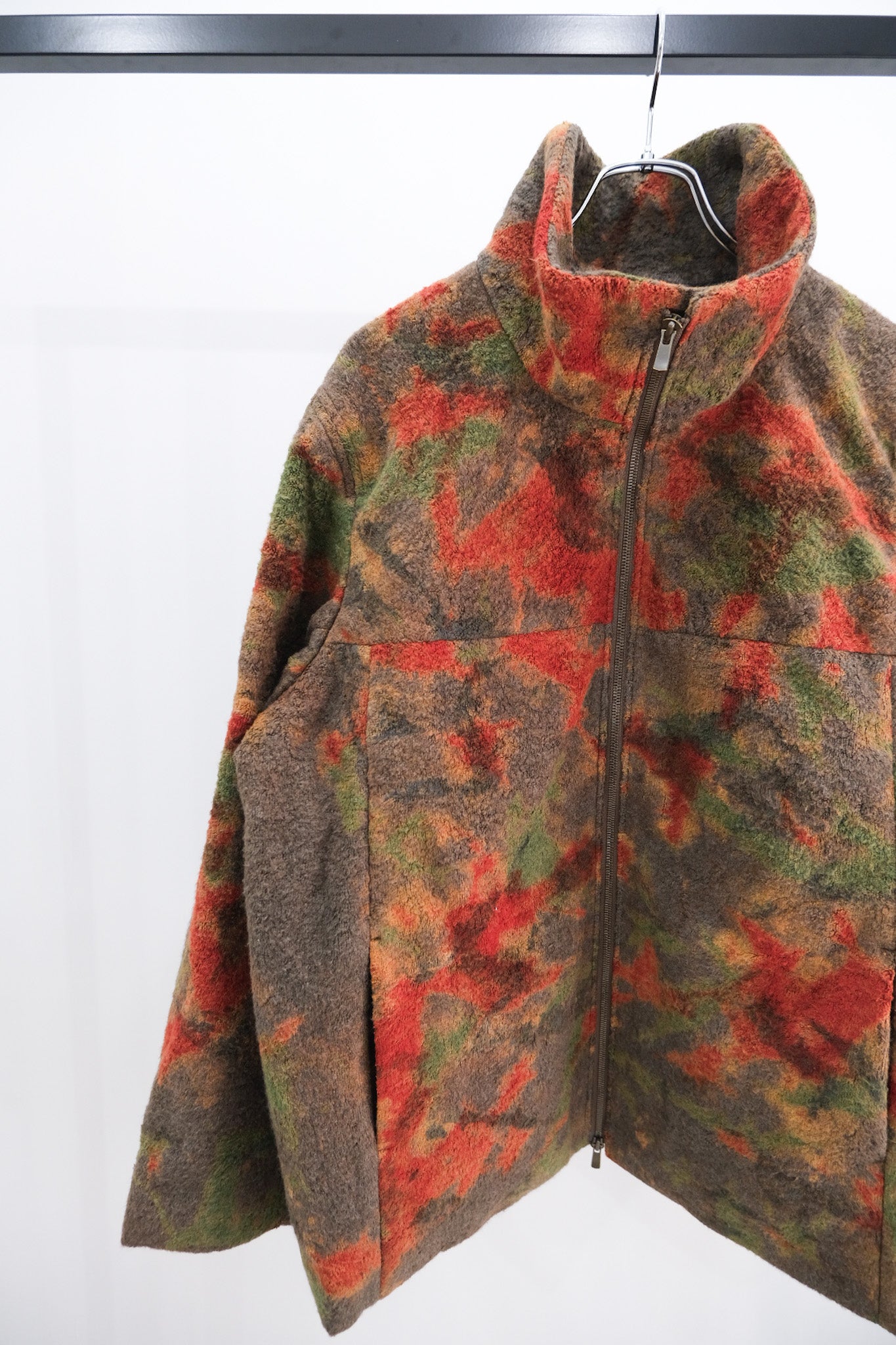 Yaksheep pile hakomura camouflage zip jacket