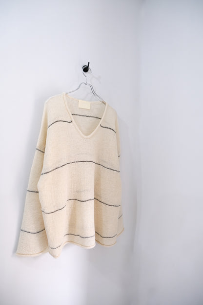 V-NECK LINE BORDER SWEATER