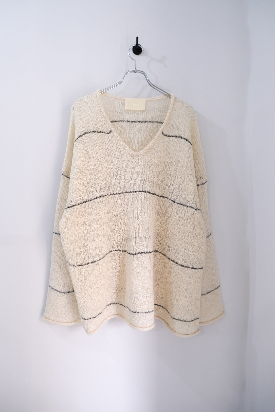 V-NECK LINE BORDER SWEATER