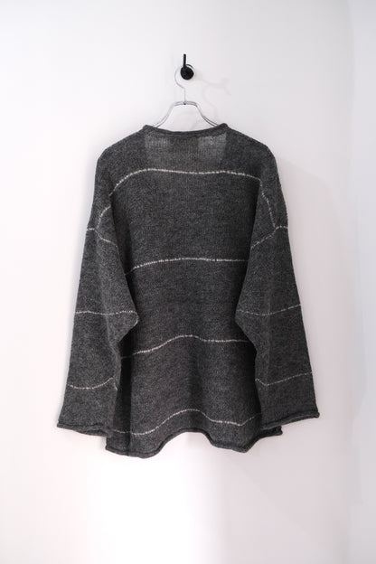 V-NECK LINE BORDER SWEATER