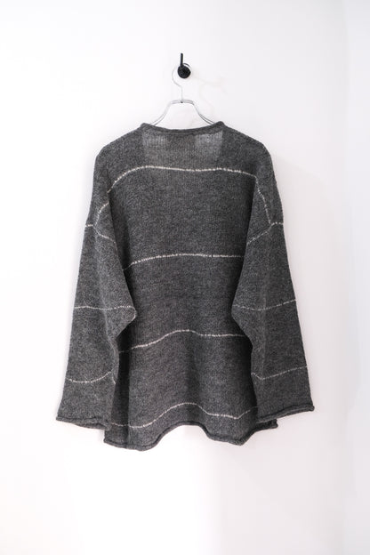 V-NECK LINE BORDER SWEATER