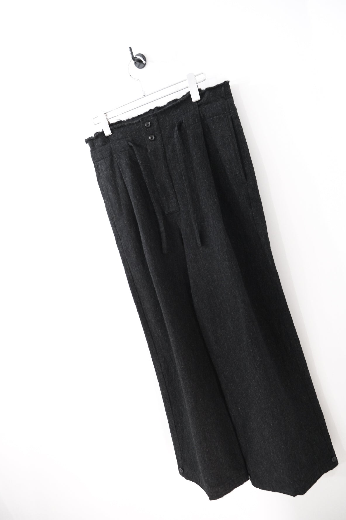 Cut Out Tucked Trousers