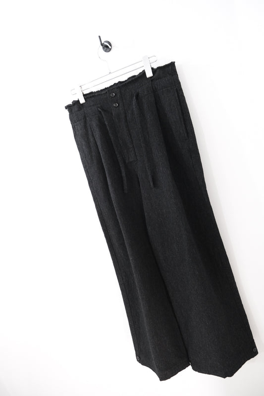 Cut Out Tucked Trousers