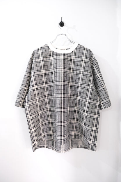 T SHIRT B