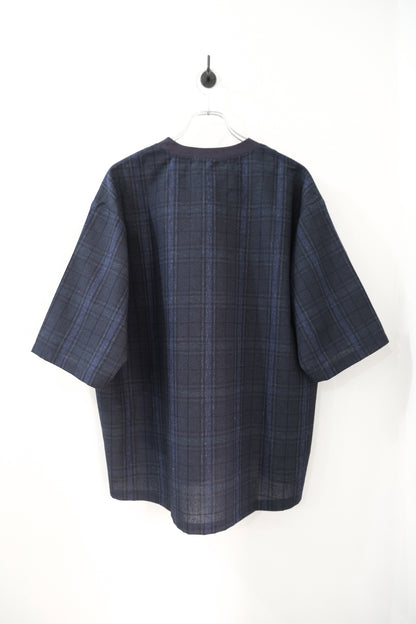 T SHIRT B