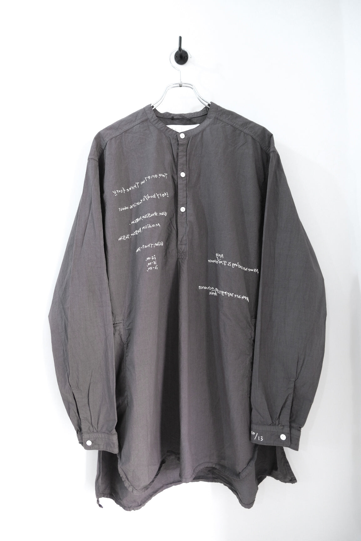 HAND-EMBROIDERED MESSAGE SHIRT｜INNAT 26SS ｜えん -en-