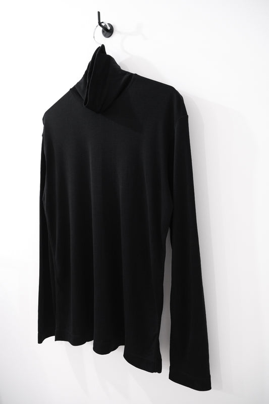 タートルネックシルクTシャツ
