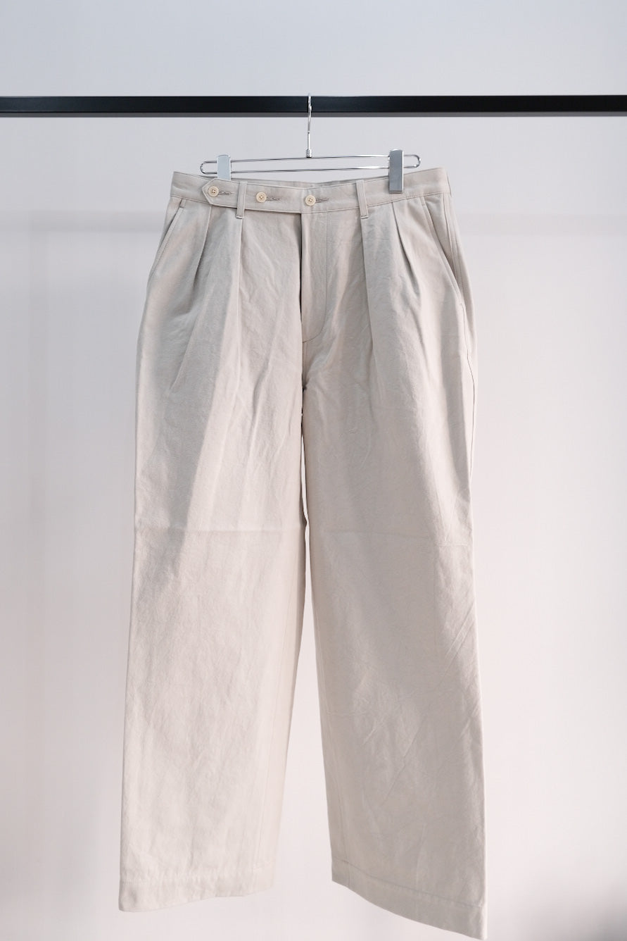 WASHED BIZEN GABADINE TUCKED PANTS